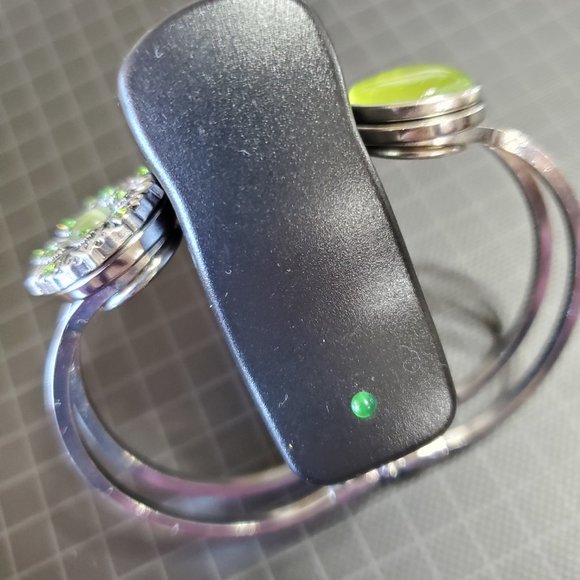 Spring hinged bracelet with dual button snap decor. Super cute Ginger/SNAP - Picture 6 of 8